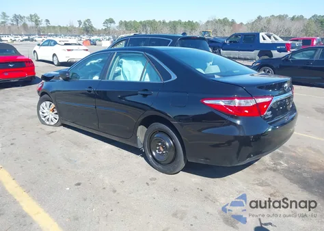 2016 Toyota Camry Le z USA, uszkodzony, nr VIN 4T1BF1FK8GU543603